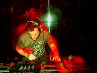 Drew White - DJing in Sao Paulo
